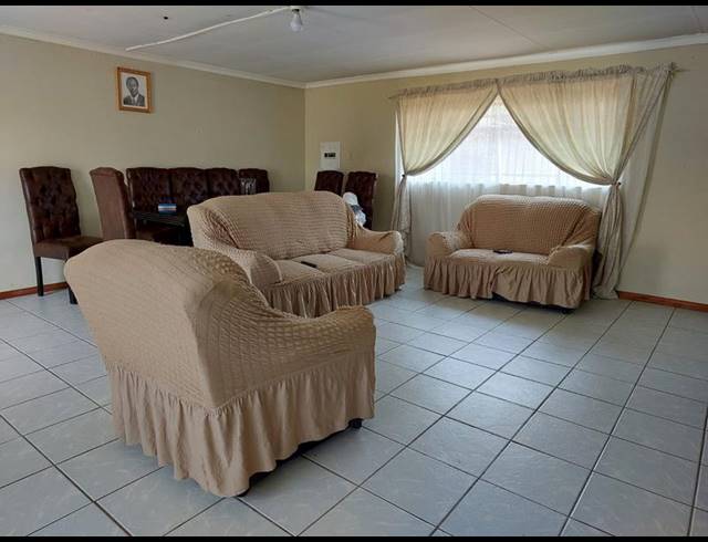 3 BEDROOM APARTMENT FOR SALE IN BOOYSENS